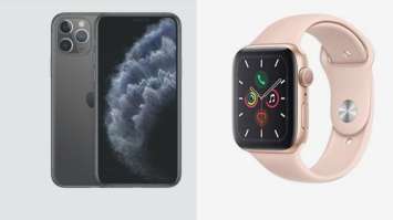 phone iphone 11 pro max with watch