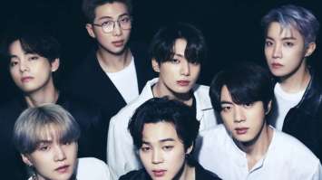 K-POP・アジア BTS RM JIN J-HOPE JIMIN JUNGKOOK BTS Stars J-Hope, RM And Jung Kook Chart Together