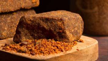 Relief from cold to stomach problems: 5 Health benefits of molasses  \jaggery | Relief News – India TV