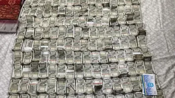 Rs 2 crore found at engineer's Odisha home: He found throwing Rs 500 notes from window during raid | India News – India TV