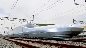 BULLET TRAIN 新世界 (NEW WORLD) China sets record with world's fastest bullet train in trial run