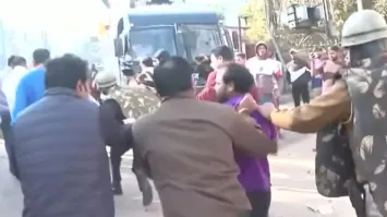 Violence in Chomu: Internet suspended after stone pelting as Rajasthan  Police probes CCTV footage | Rajasthan News – India TV