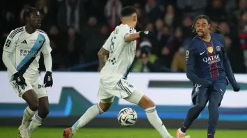 petit fanion )) PSG V SL BENFICA * C1 COUPE D EUROPE 2013/14