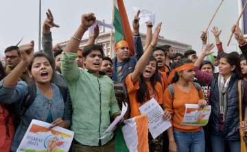 JNU students