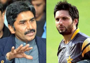 Shahid Afridi fixed matches and sold Pakistan team: Javed Miandad