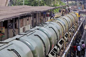First train carrying 5 lakh litres water reaches parched Latur