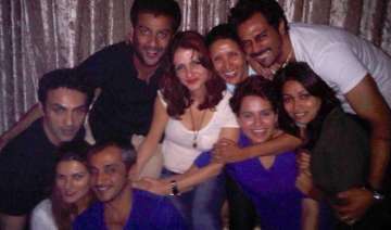 Hrithik Roshan, Sussanne and Kangana Ranaut with their friends