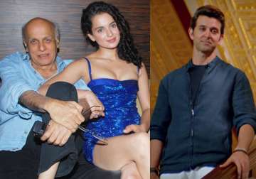 Kangana’s Godfather Mahesh Bhatt feels Hrithik’s hands are NOT stained in blood