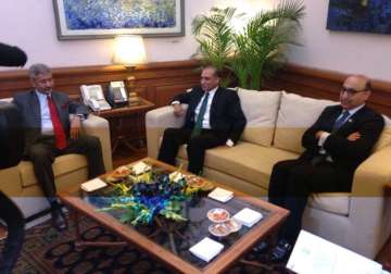 Indo-Pak Foreign Secretaries hold bilateral talk in New Delhi