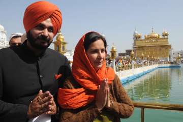 Navjot singh sidhu with his wife