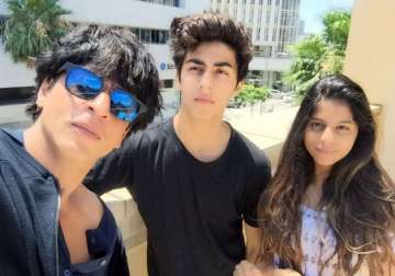 Shah Rukh Khan with his kids Aryan and Suhana