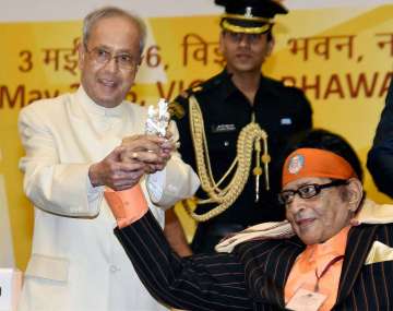 Manoj Kumar with President Pranab Mukherjee