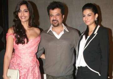 Anil Kapoor with daughters Sonam and Rhea