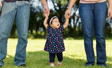 Kids who walk early likely to have stronger bones