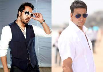 Mika Singh, Akshay Kumar