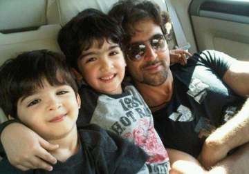 Hrithik Roshan with his sons Hrehaan and Hridaan