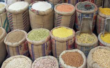 Pulse prices ease; edible oil, maize costlier