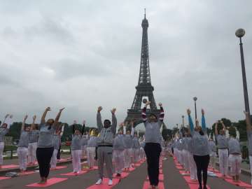 Yoga at Eiffel Tower