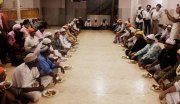 Iftar party at the Lucknow gurudwara