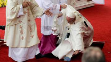 Pope Francis falls while conducting Mass in Poland