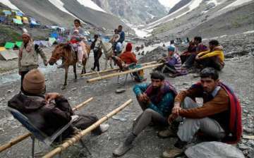 The Amarnath Yatra remained suspended for the second day