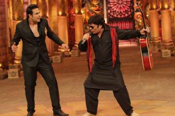 Krushna Abhishek and Sudesh Lahiri in Comedy Nights Bachao