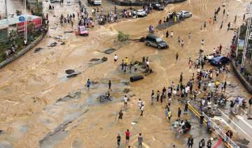 225 dead and 2.5 lakh trapped as heavy rains cause havoc in China