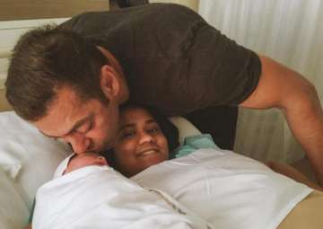 Salman Khan with Arpita and Ahil