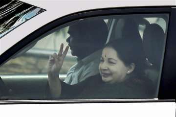 Jayalalithaa offers nine months’ maternity leave for govt employees in Tamil Nad