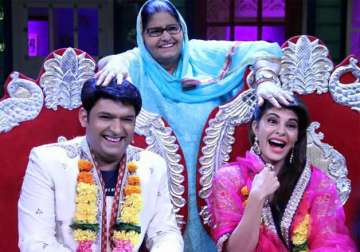 Jacqueline Fernandez with Kapil Sharma and his mother