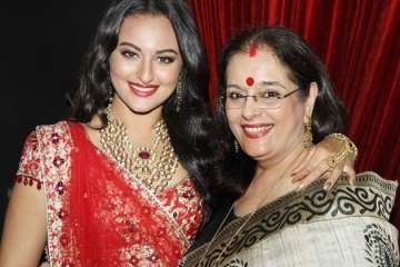 Sonakshi Sinha with mom