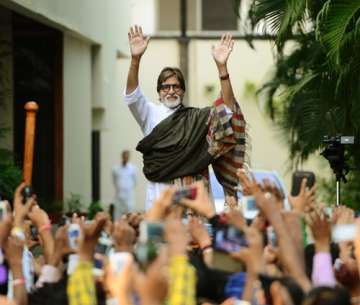 Amitabh Bachchan outside his residence Jalsa