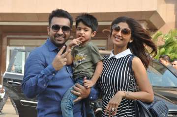 Shilpa Shetty and Raj Kundra  with son Vivaan- India TV