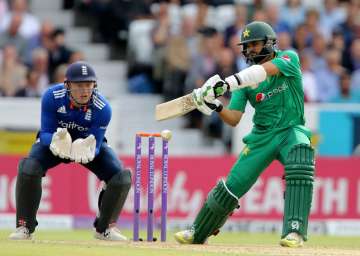 England beat Pakistan in 4th ODI, lead series 4-0