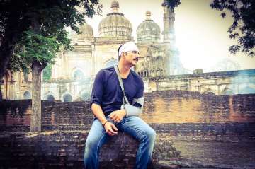 Big-hearted Akshay replies to fan worrying about his well-being