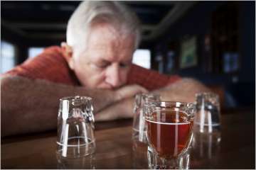  Heavy drinking may impair cognitive function in older adults