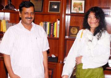 Arvind Kejriwal with Irom Sharmila in New Delhi 