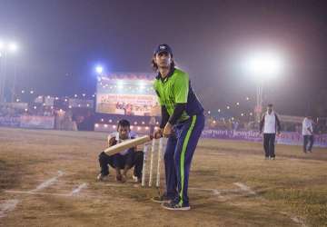 ‘Reel’ Yuvraj Singh tells how Sushant gave him batting tips