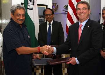 Defence Minister Manohar Parrikar and US Defence Secretary Ashton Carter