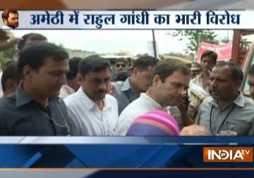 200 angry Anganwadi workers raise slogans against Rahul Gandhi
