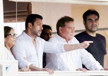 Salman and ‘Khan’ family to shift out of Galaxy Apartments