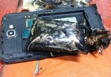Galaxy Note 2 catches fire in Chennai-bound IndiGo aircraft