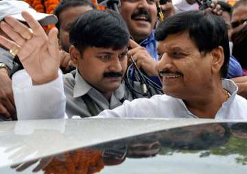 Shivpal Singh Yadav quit the UP govt as well as from Samajwadi Party posts