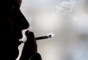 There is a link between smoking and heart failure