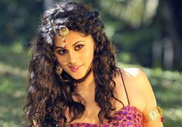 Taapsee Pannu to arrange special screening of PINK for friends and well wishers