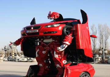 Amazing BMW built by Turkish engineers is a real-life transformer