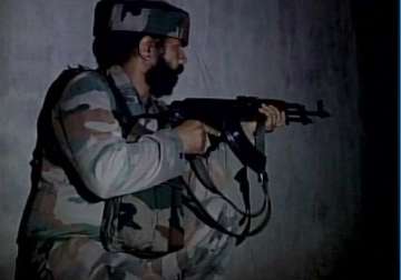 Armyman battling terrorists in Barmullah - Deferred visual