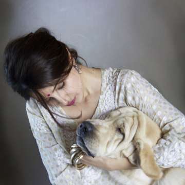 Anushka Sharma with her pet dog