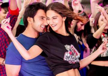 Ranveer Singh’s ‘Befikre’ trailer to be launched at Eiffel Tower on October 10