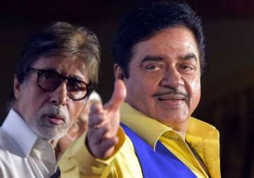 Amitabh Bachchan Shatrughan Sinha share screen space after 35 years